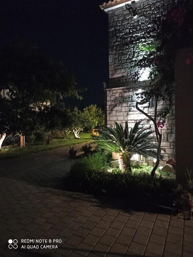 Aloe Apartment In Epidaurus Exterior photo